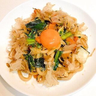 行者にんにくときのこのピリ辛焼きうどん